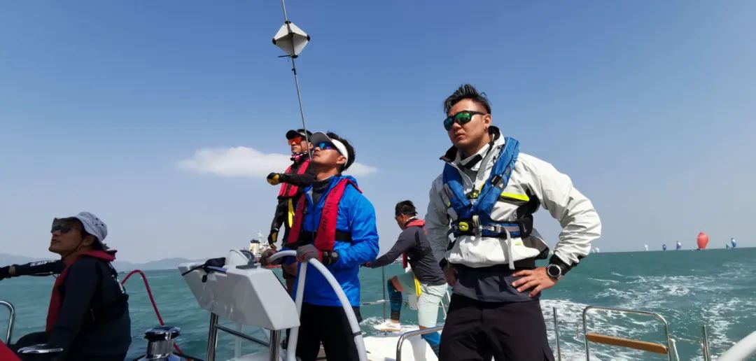 他们来了！中国最能跑离岸的那些男人们