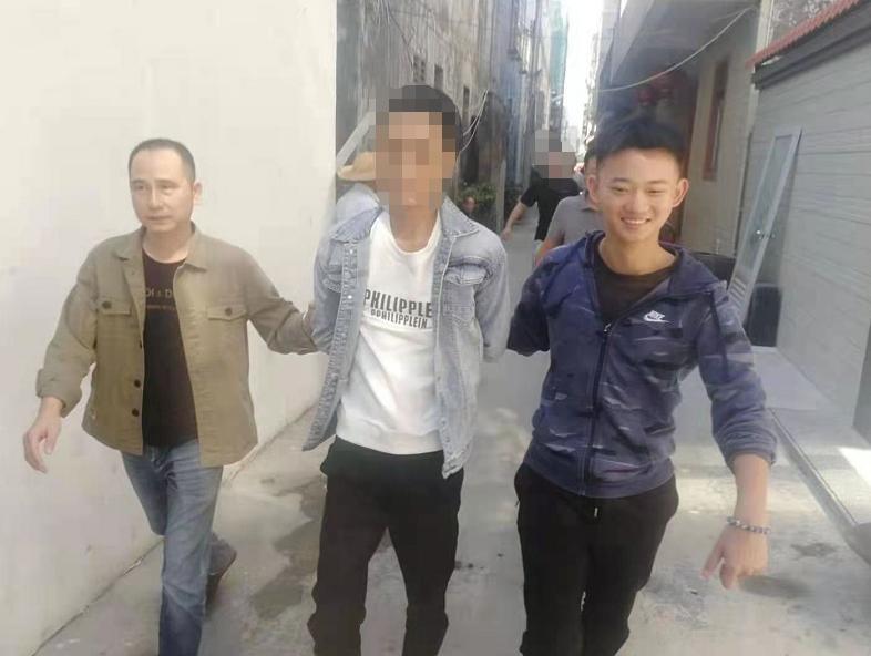 警方破获贩卖假烟团伙涉案3000万,派出所破获贩卖假烟案