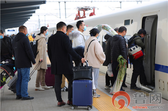 铁路春运火车票开售淄博火车站将增加人工售票窗口