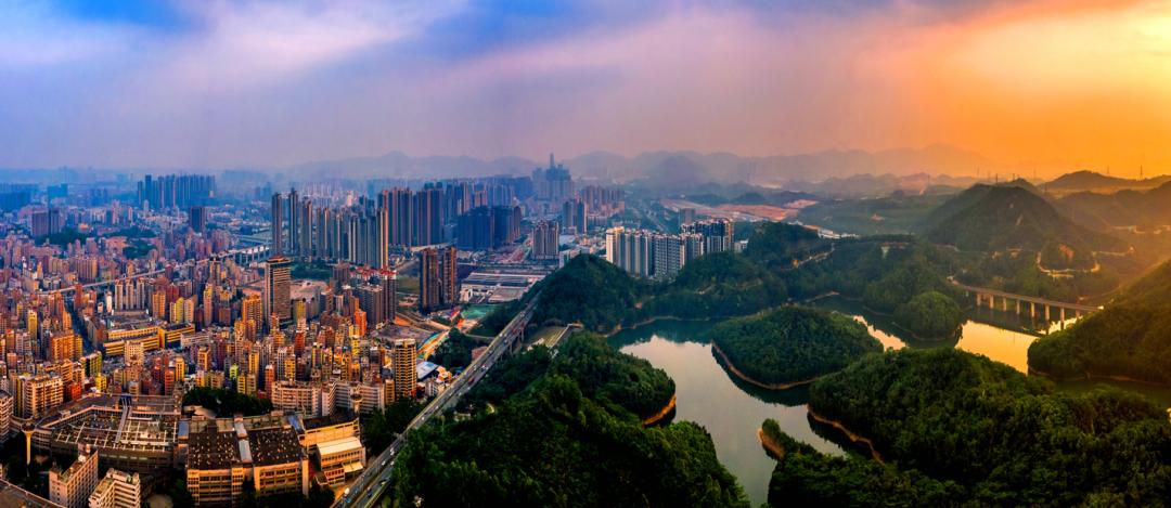 大浪街道拍了拍“你”,并递上2020成绩单