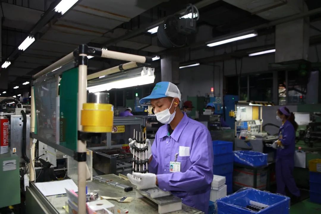 大浪街道拍了拍“你”,并递上2020成绩单