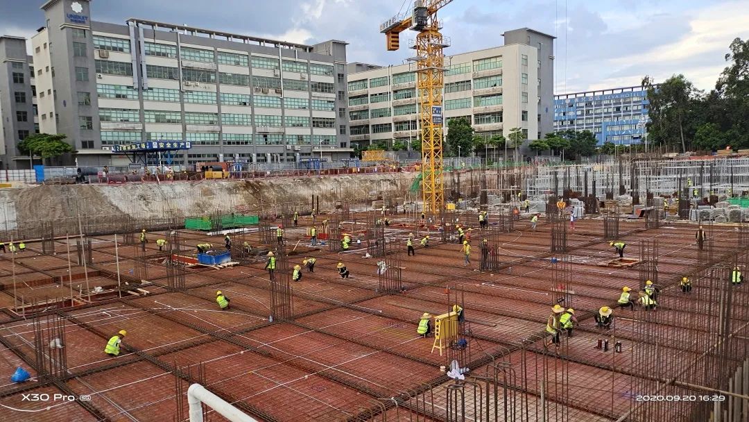 大浪街道拍了拍“你”,并递上2020成绩单