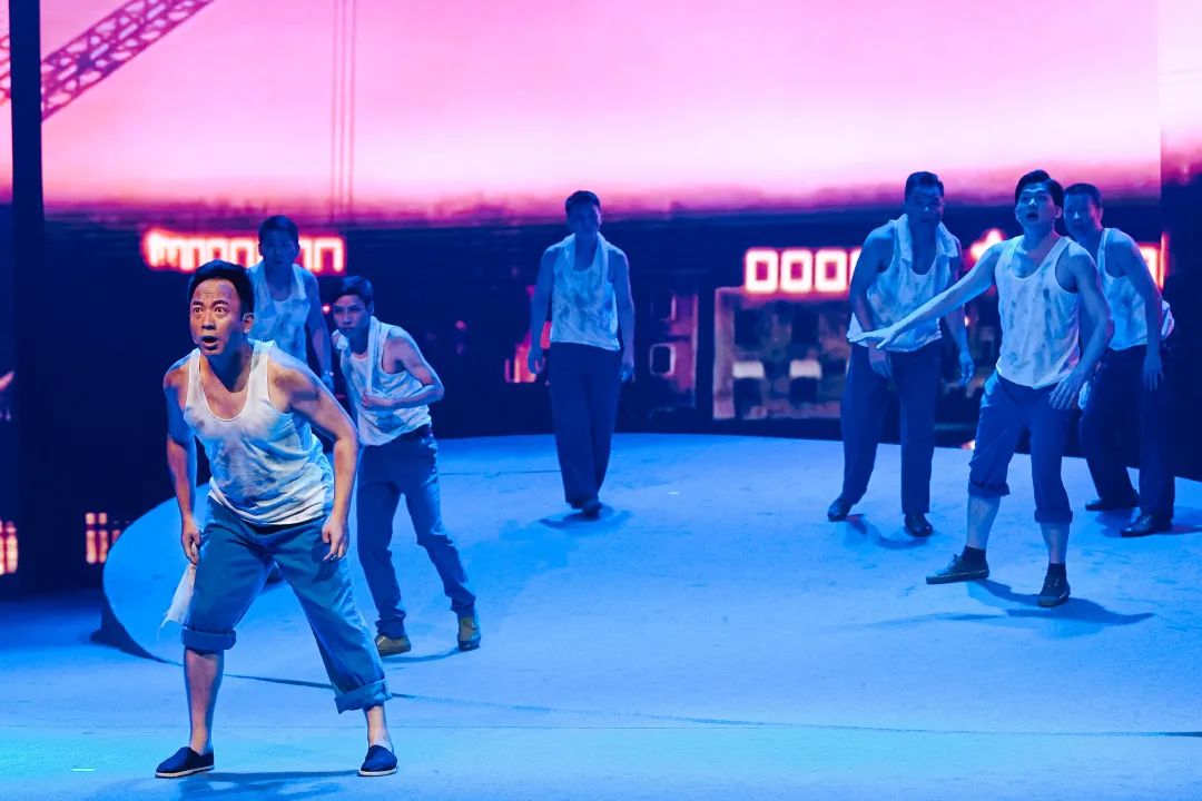 大浪街道拍了拍“你”,并递上2020成绩单