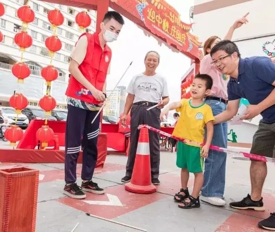 大浪街道拍了拍“你”,并递上2020成绩单