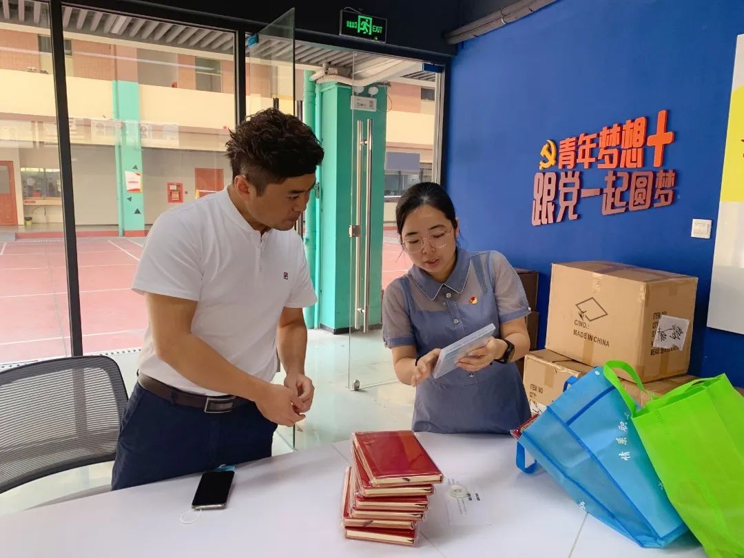 大浪街道拍了拍“你”,并递上2020成绩单