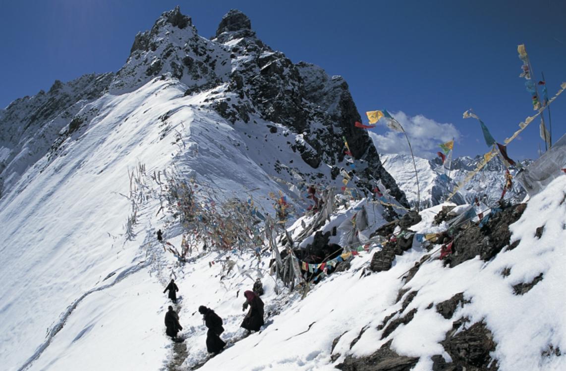 中日登山队梅里雪山登山幸存者,中国三大禁山在哪里