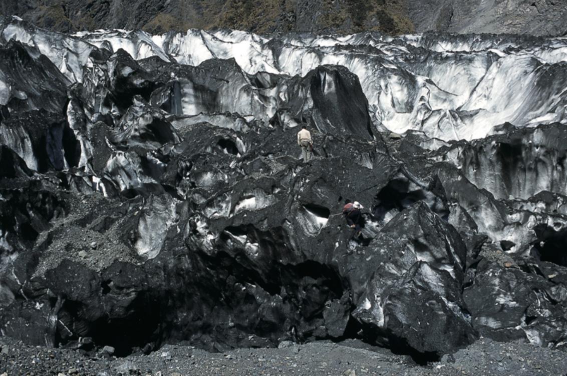 中日登山队梅里雪山登山幸存者,中国三大禁山在哪里