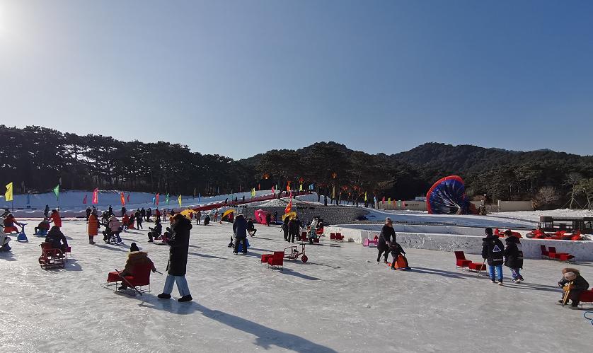 防疫措施得力市民家门口庆元旦