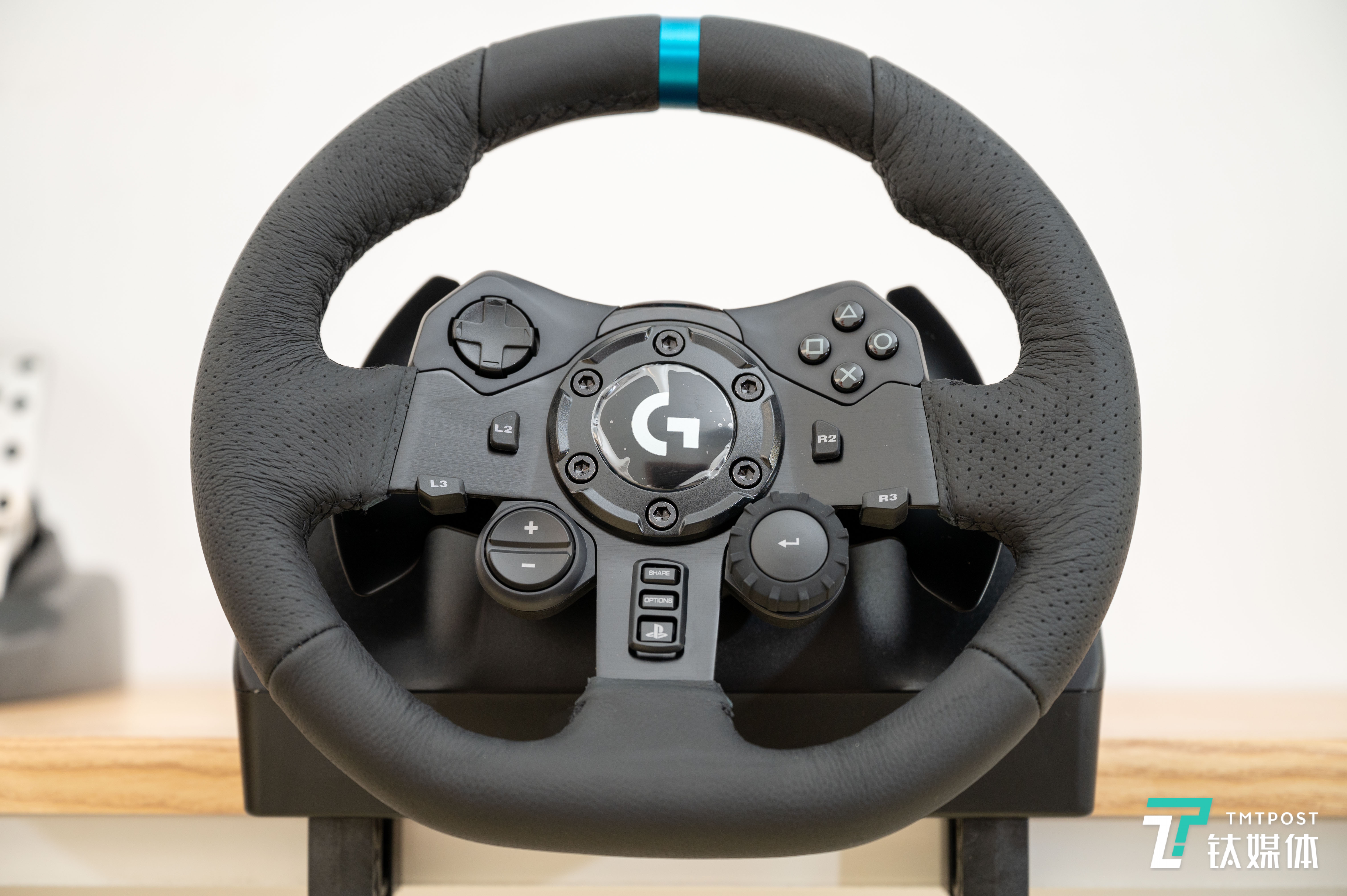 罗技模拟驾驶方向盘g923,罗技g923模拟赛车力反馈方向盘