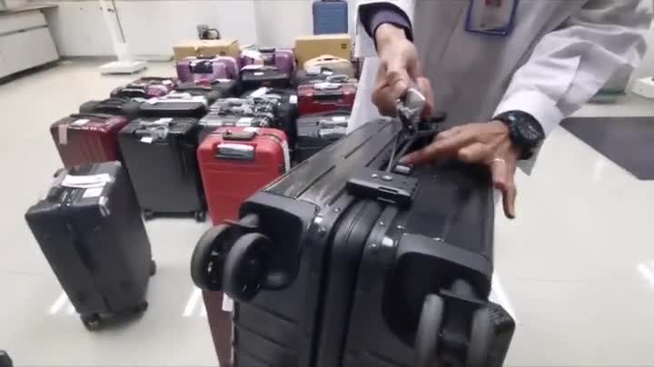 广西消委会买了22个品牌拉杆箱做测试，其中9个不结实