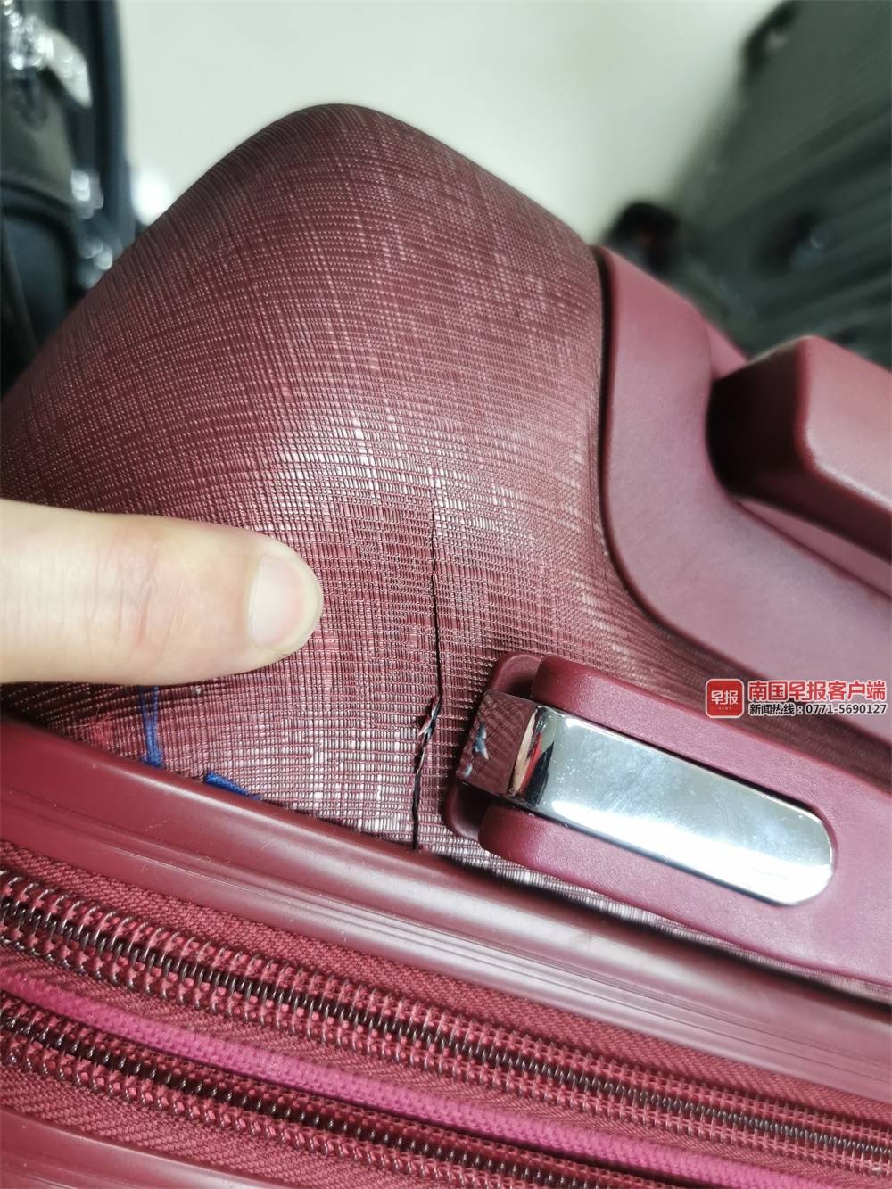 广西消委会买了22个品牌拉杆箱做测试，其中9个不结实