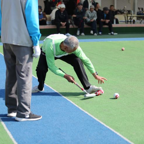 浦锦街道生活日记——“锦”彩群文丨有这么一群活跃在300平米绿茵场上的老小孩以球会友尽显夕阳风采