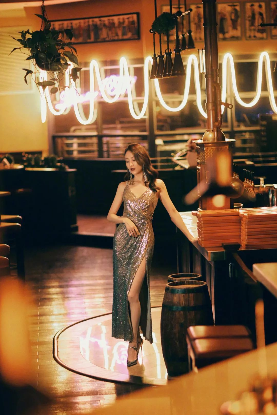 金属风单品,金属感银色和白色