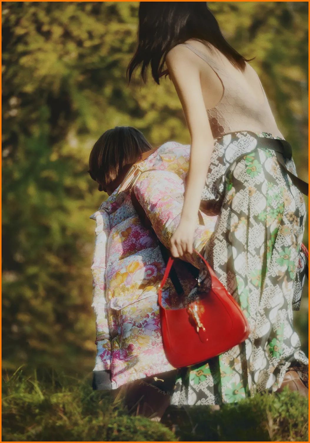 为什么满大街都是穿北面羽绒服的,北面羽绒服700和900的区别