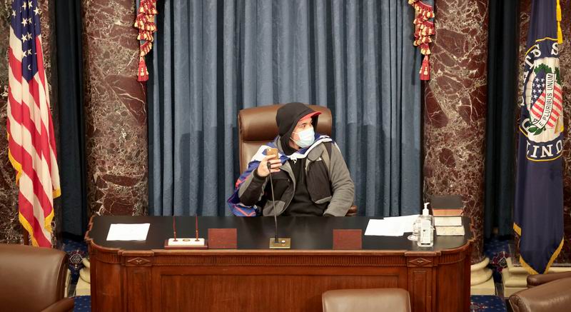 特朗普支持者冲击国会山事件,国会山事件对特朗普影响