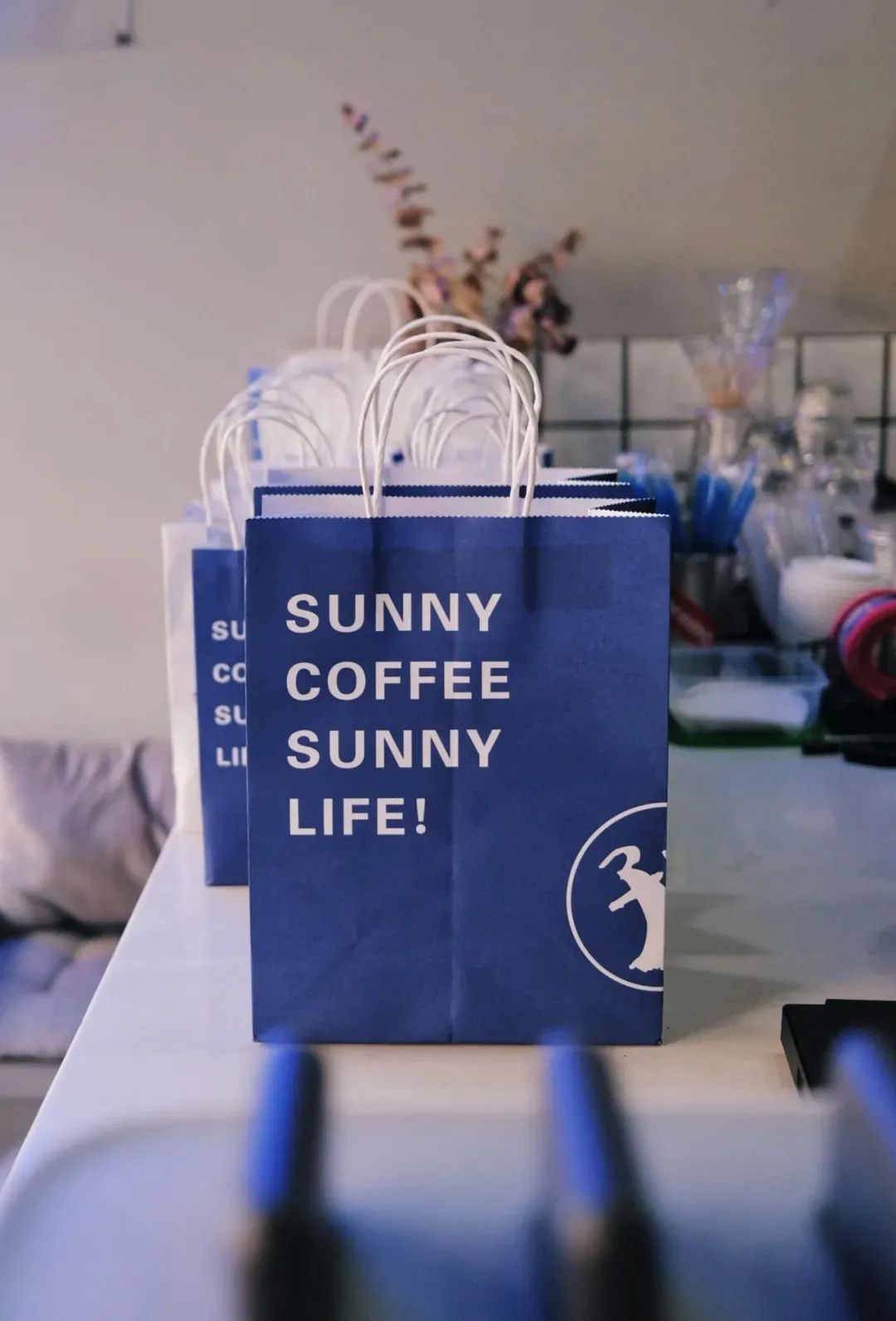 一杯coffee加“滨”,谢谢!