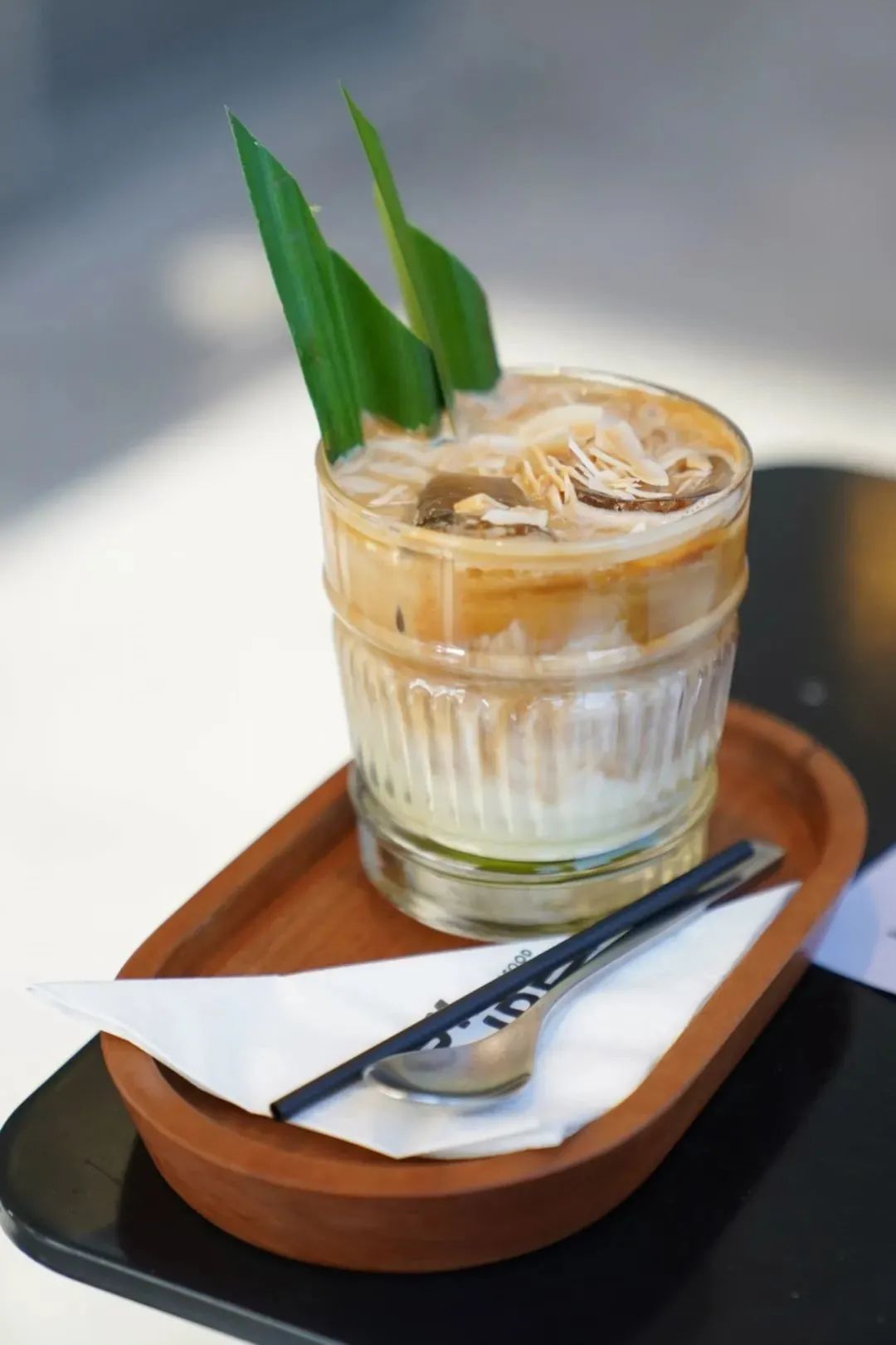 一杯coffee加“滨”,谢谢!