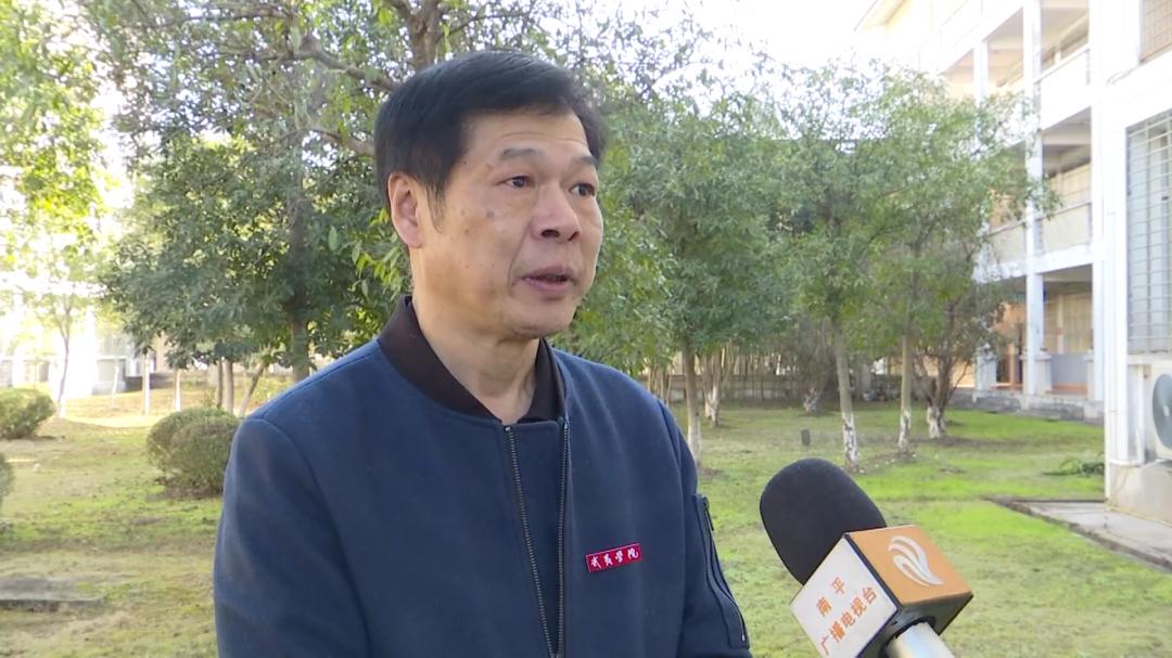 疫情期间停课不停学鼓励学生学习,疫情防控不放松返校复学