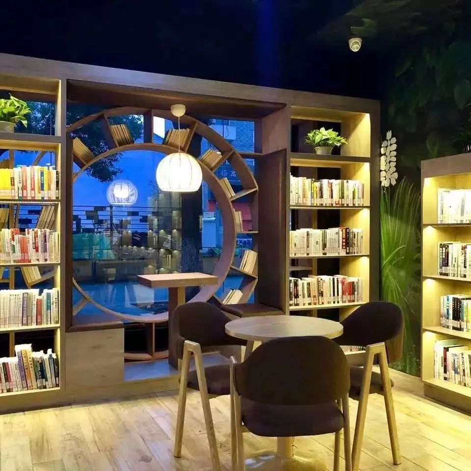 15平多功能书房兼客房一体,城市书房各有特色