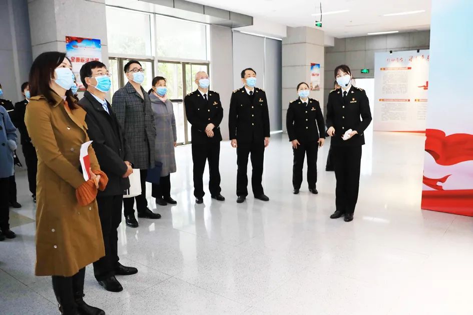 实干担当奋进争当标兵表态发言,真抓实干埋头苦干先进个人报道