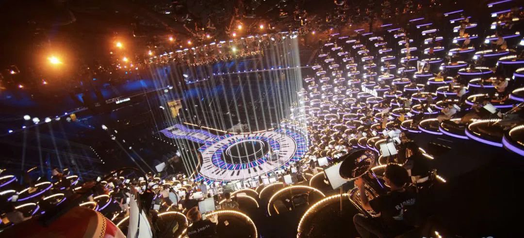 8K超高清电视规范来了！国内首部战疫纪录电影《武汉日夜》上映