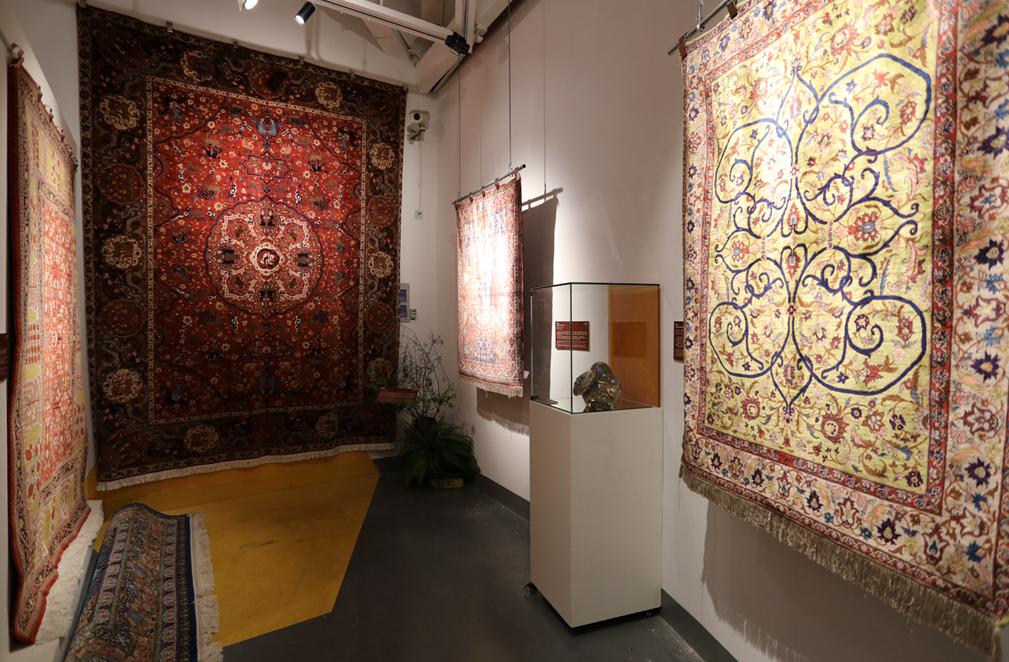 近40件波斯地毯“飞”到长宁这里……