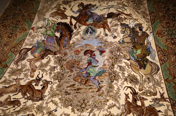 近40件波斯地毯“飞”到长宁这里……