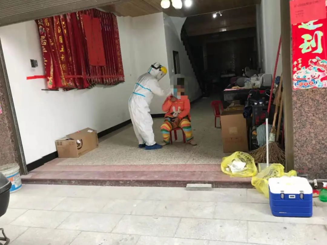 众志成城我们全力以赴,众志成城万众一心全力以赴