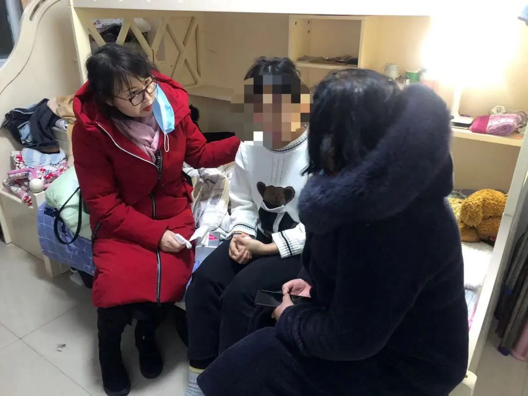 关爱“抑郁”女孩温情解开心结