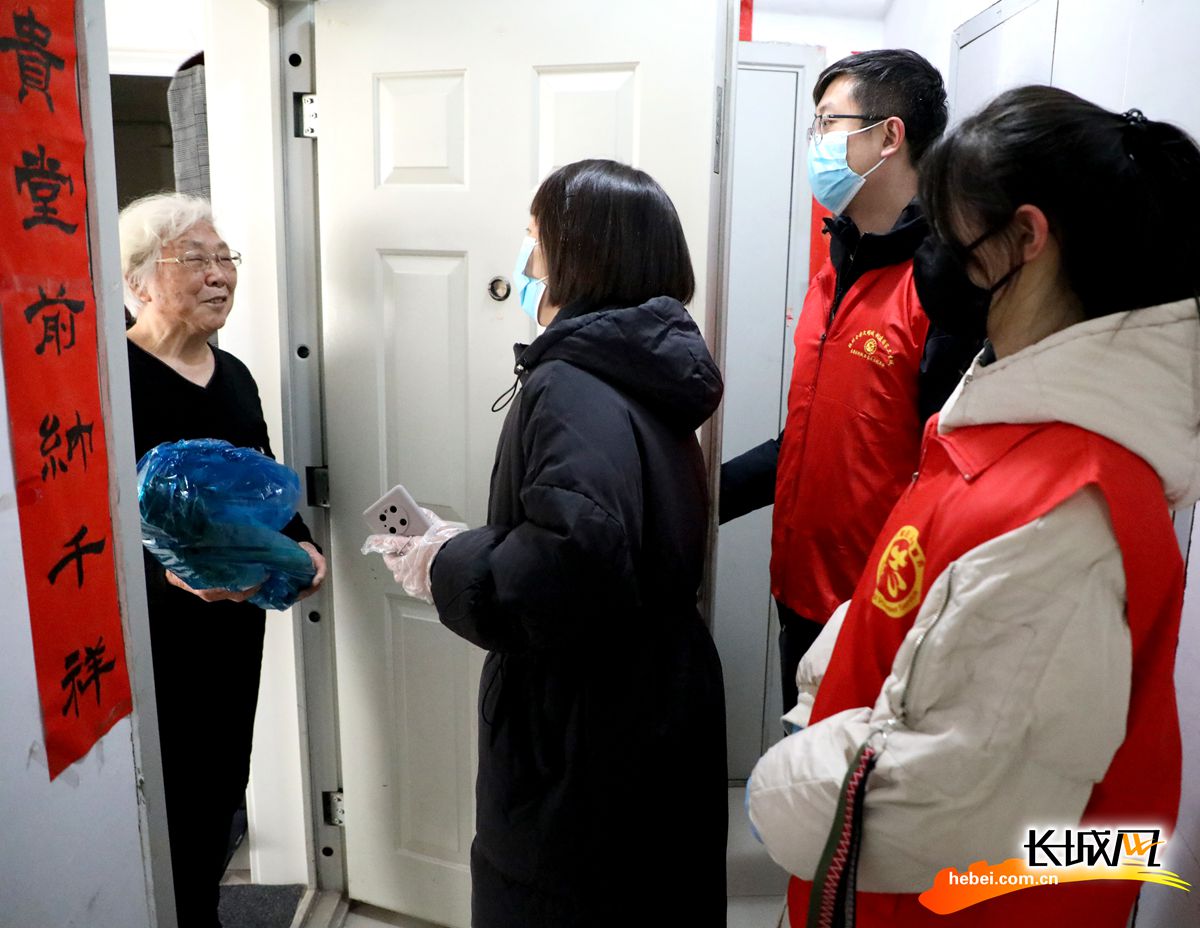 志愿者活动照片汇聚,志愿者照片汇聚成爱心视频