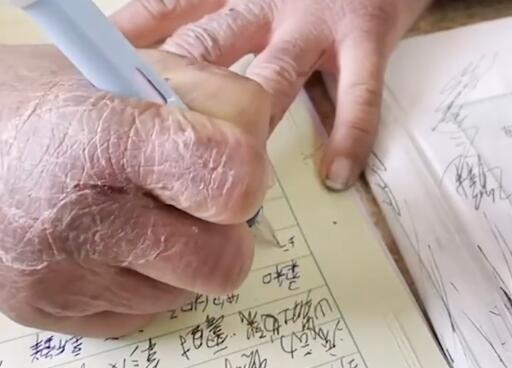 冬至吃饺子真的不会冻耳朵吗,天冷脚冰要怎么预防冻疮呢