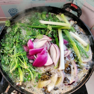 超好吃的火锅底料自制,自制好吃微辣的火锅底料推荐