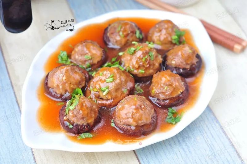 【关注】我县香菇产业飞上《人民日报》,看美味香菇如何做出可口菜肴!