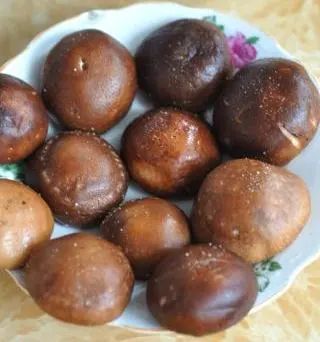 【关注】我县香菇产业飞上《人民日报》,看美味香菇如何做出可口菜肴!