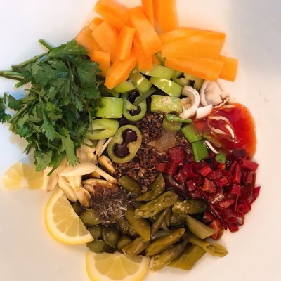 年夜饭柠檬泡鸡爪家庭做法,年夜饭开胃凉拌菜爽口无骨鸡爪