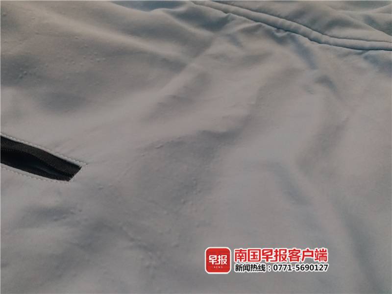 南宁市防寒校服水洗起泡怎么恢复,南宁防寒服起泡