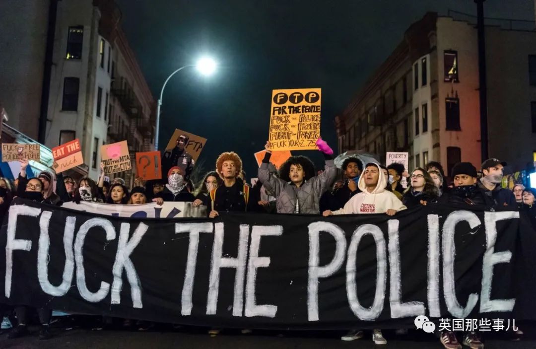 一口气看完国产爆剧狂飙,这部电影看了十遍还是忍不住想看