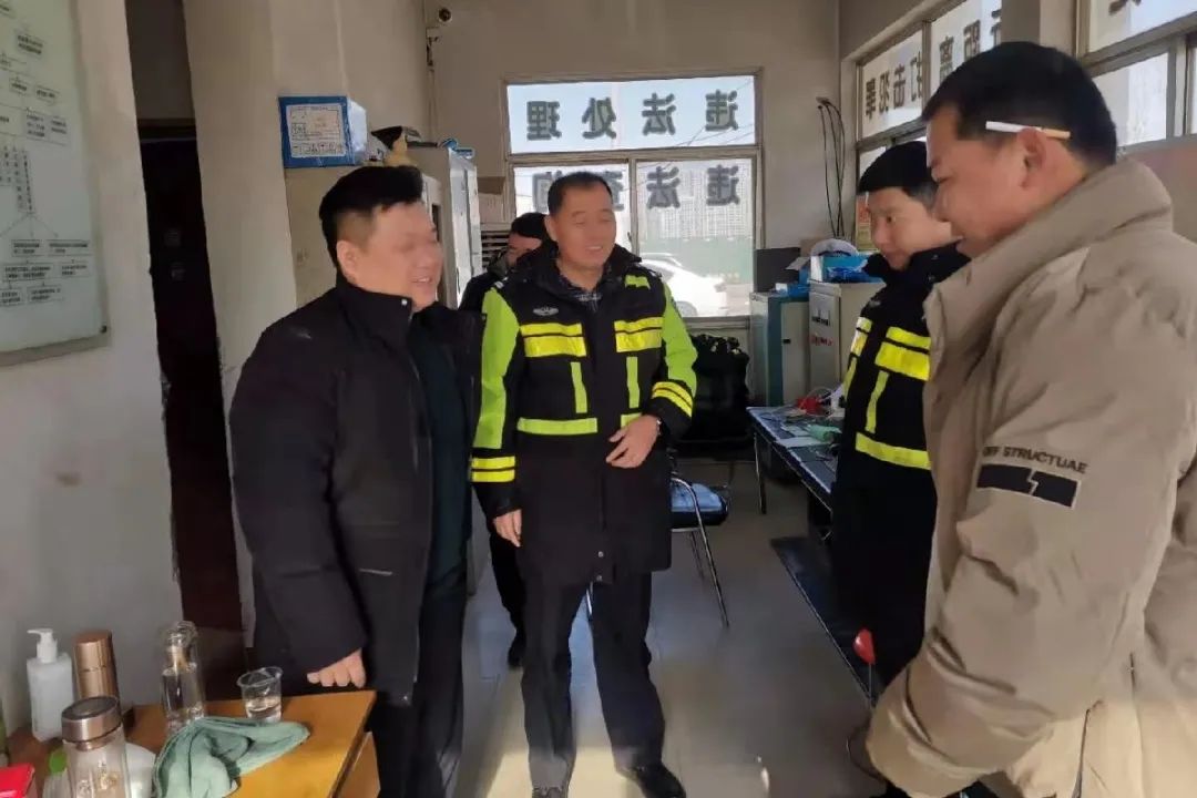 一面锦旗诉说一段暖心事,一面锦旗一个故事