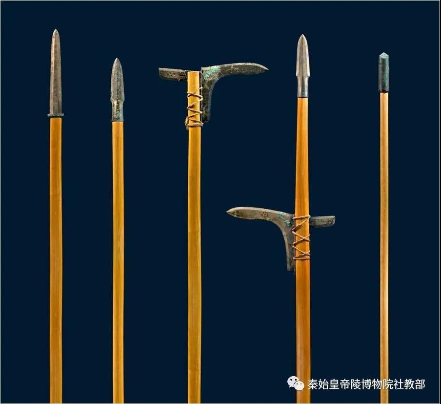 秦兵马俑坑出土的青铜兵器,兵马俑坑一共发现了多少青铜兵器