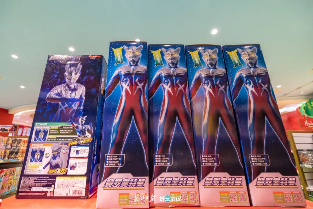 汉街最大玩具店,逛超大玩具店