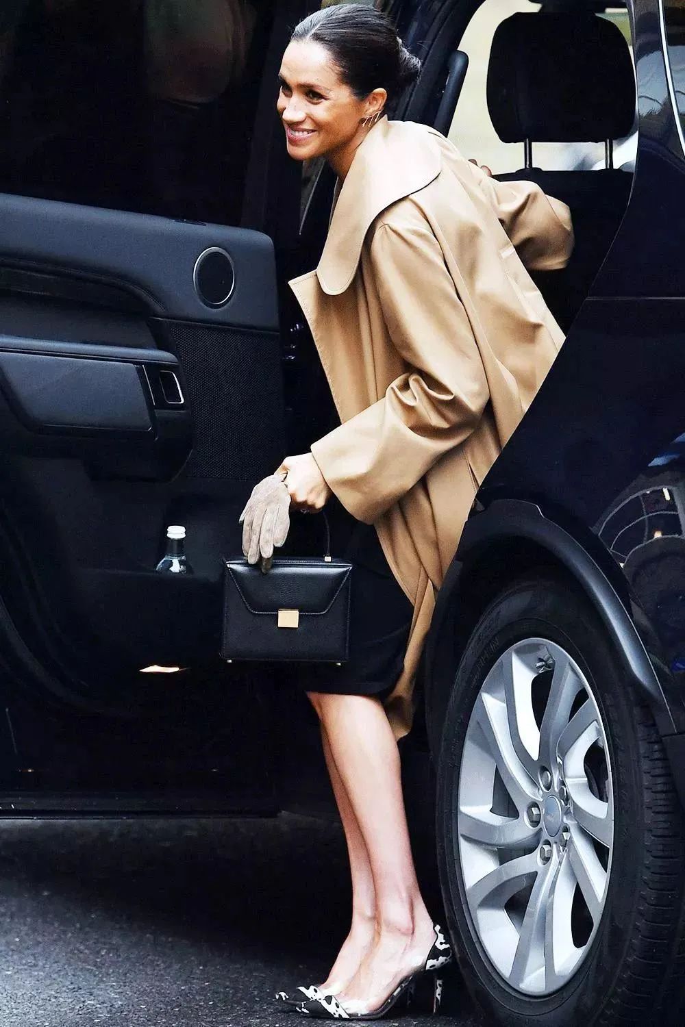 看泫雅的搭配,周冬雨泫雅撞衫