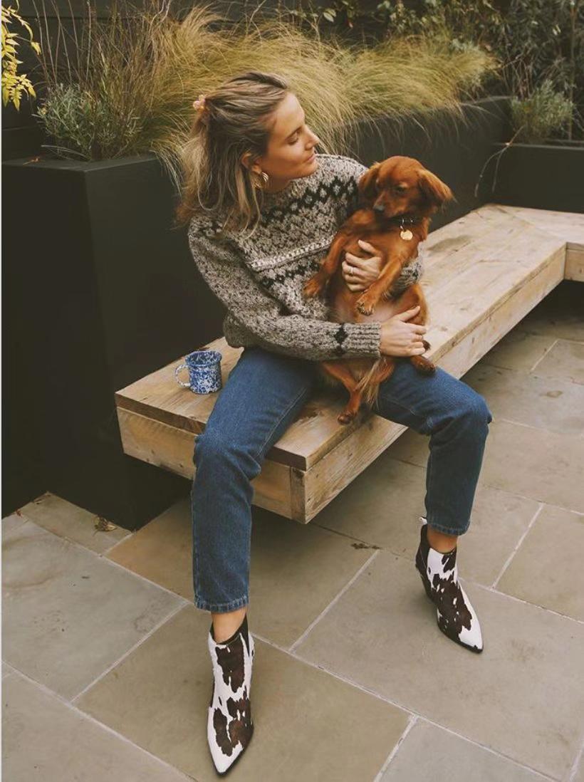 看泫雅的搭配,周冬雨泫雅撞衫