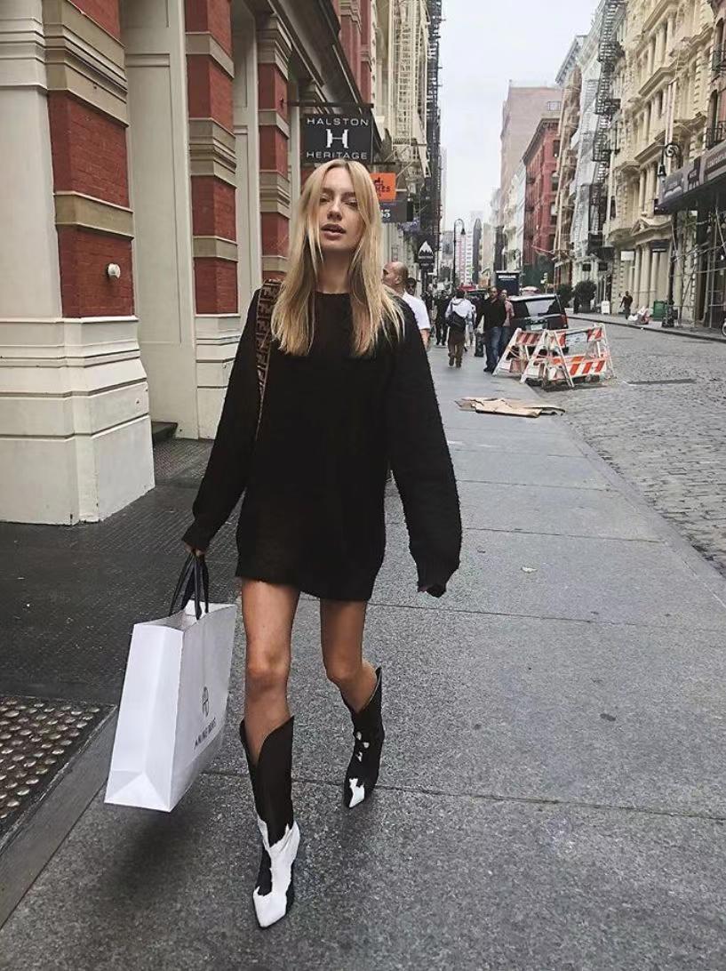 看泫雅的搭配,周冬雨泫雅撞衫