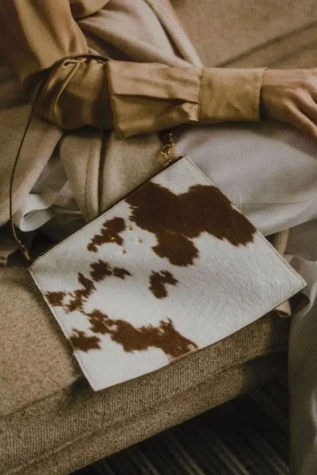 看泫雅的搭配,周冬雨泫雅撞衫