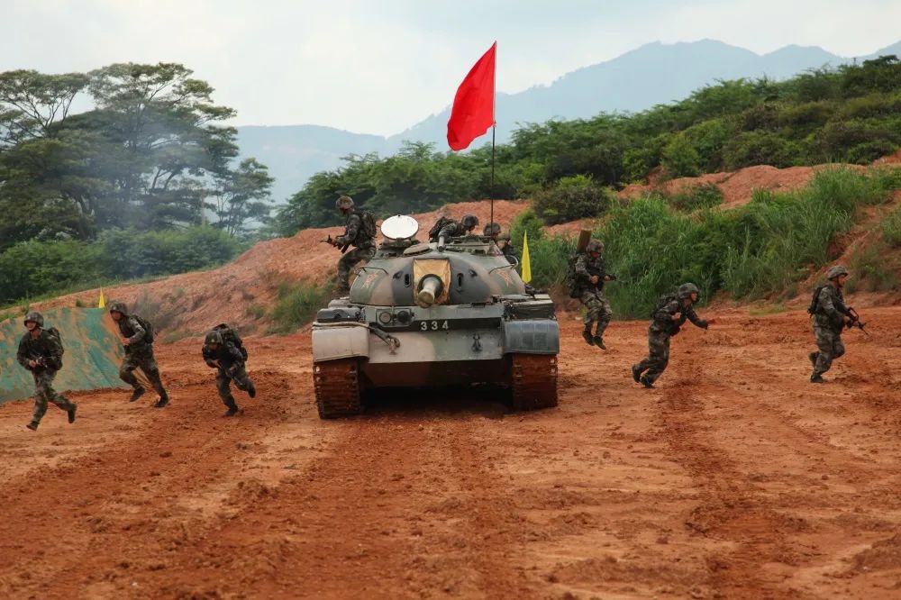 70年代部队生活视频,中俄边境部队真实生活