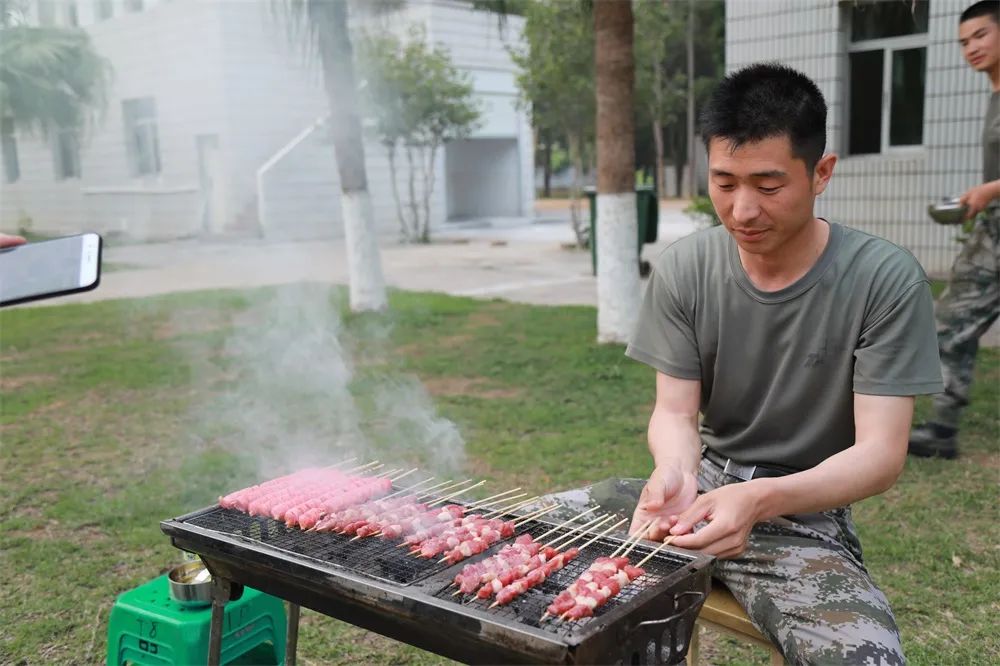 70年代部队生活视频,中俄边境部队真实生活