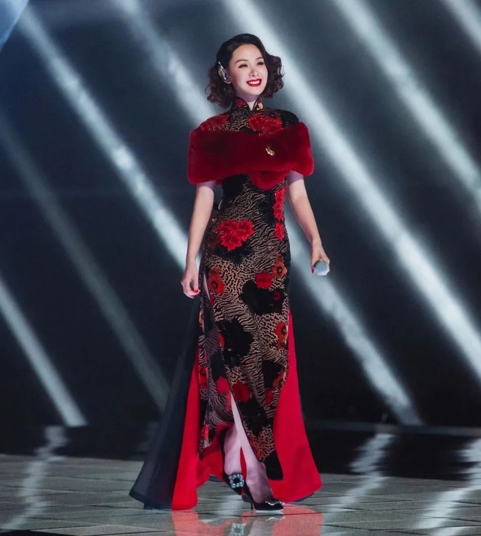 乘风破浪第二季首发,乘风破浪黄圣依高定