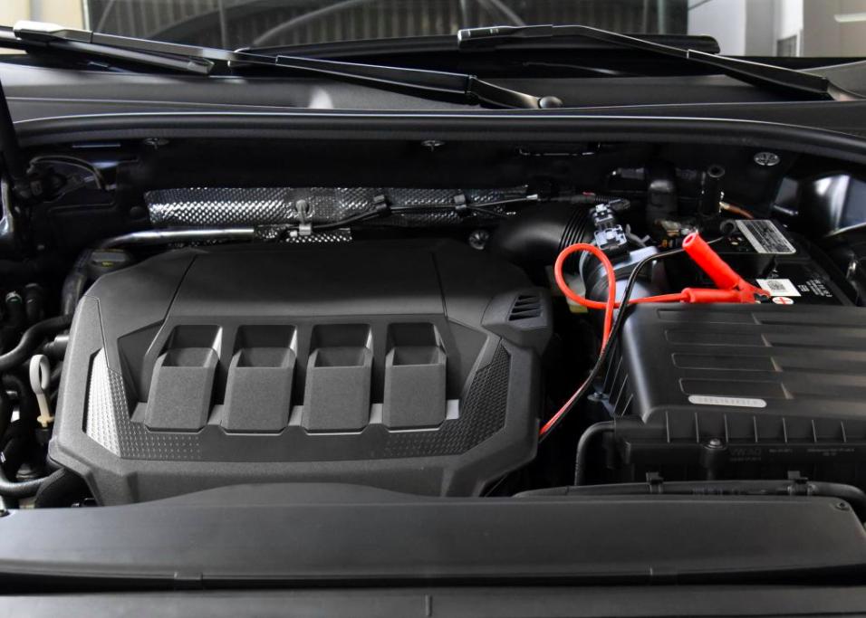 新款林肯冒险家和q3哪个值得买,林肯冒险家对比奥迪q3