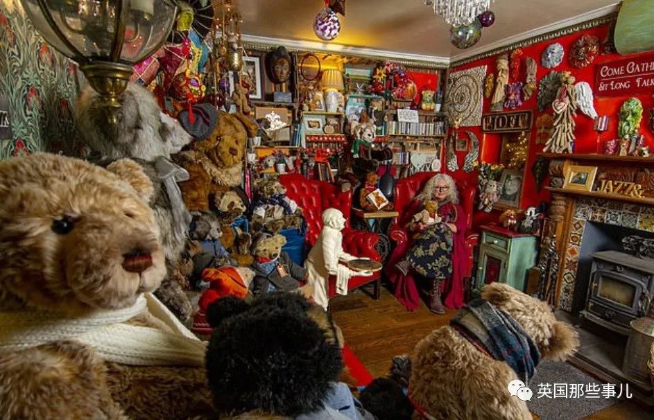 她治好12500只泰迪熊,用毛绒绒治愈自己和无数人…