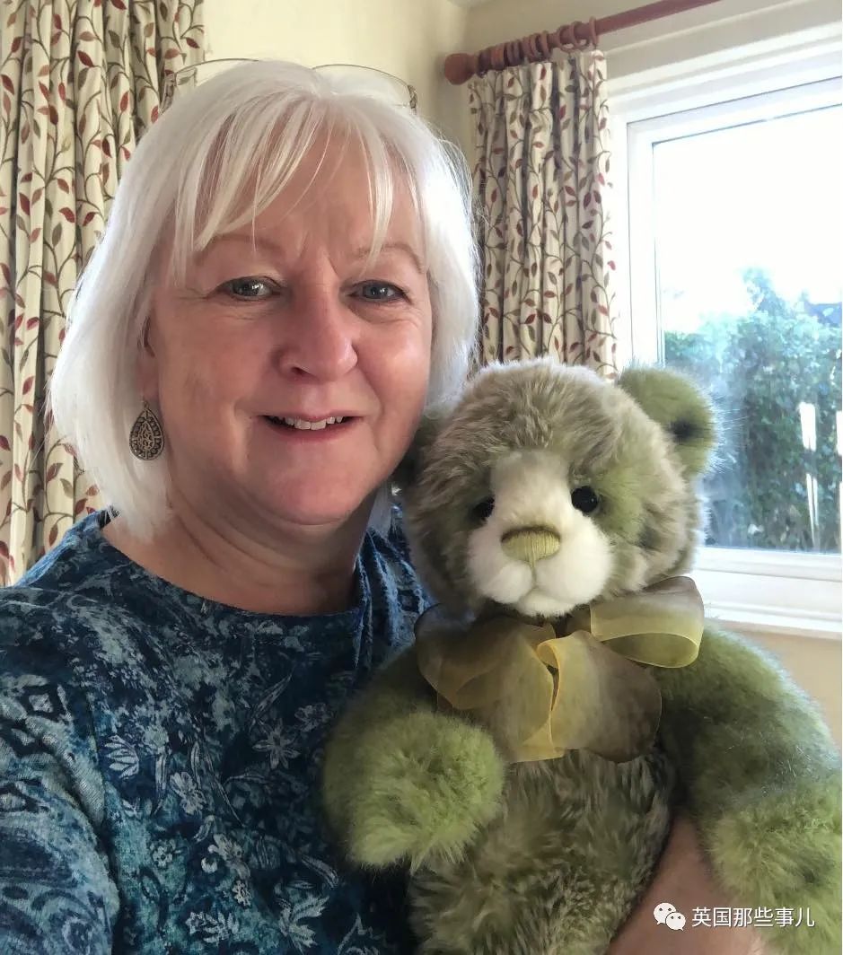 她治好12500只泰迪熊,用毛绒绒治愈自己和无数人…